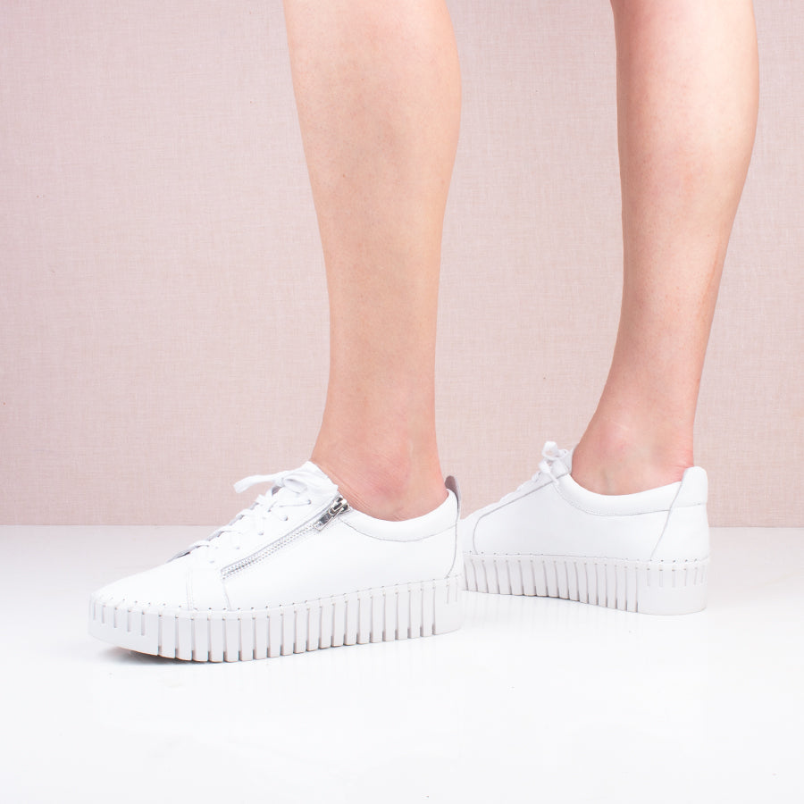 Bump Sneaker Bump Sneaker