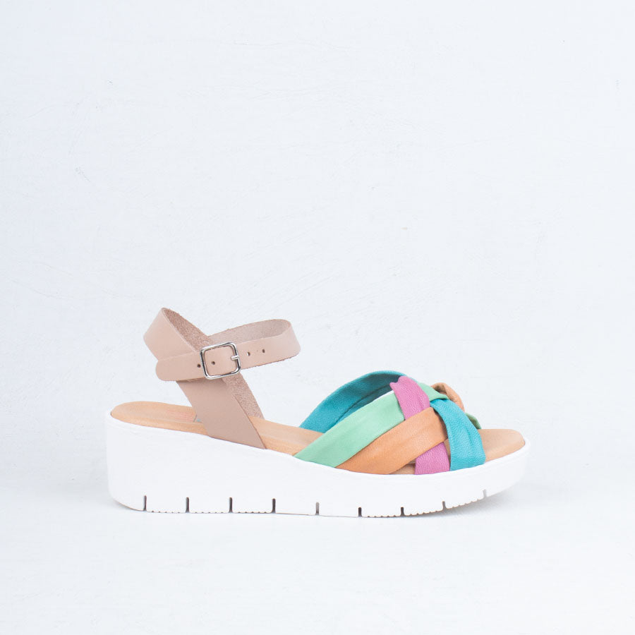 Sandal hot sale slippers canada