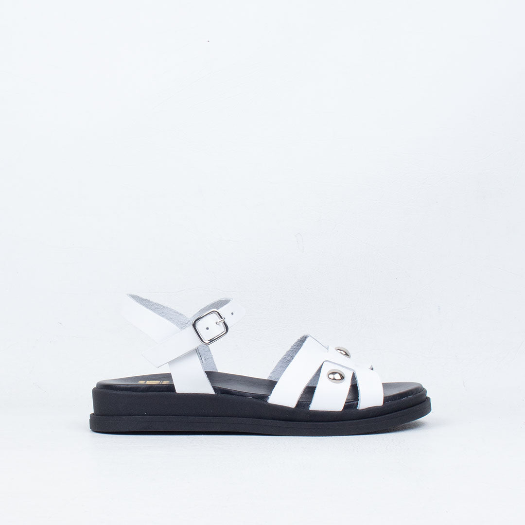 Daryna Sandal Daryna Sandal
