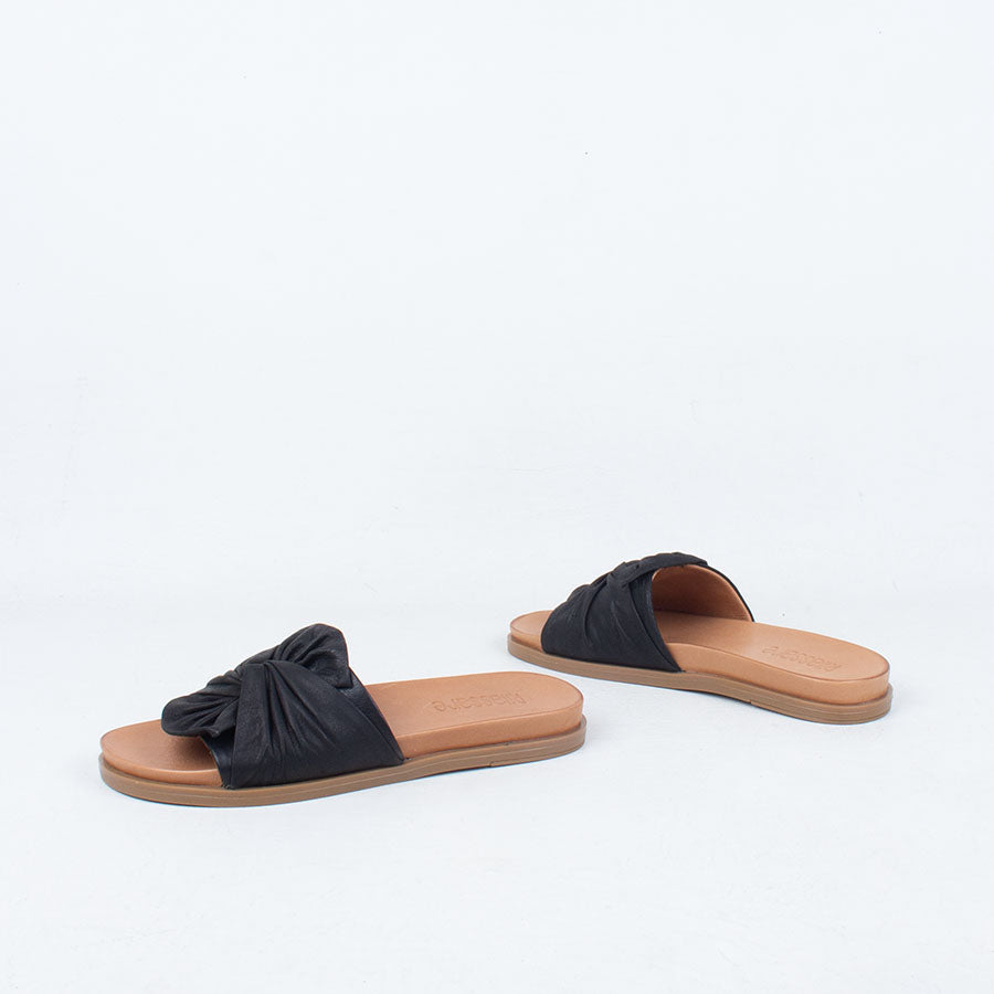 Women's black slide with bow Women's black slide with bow