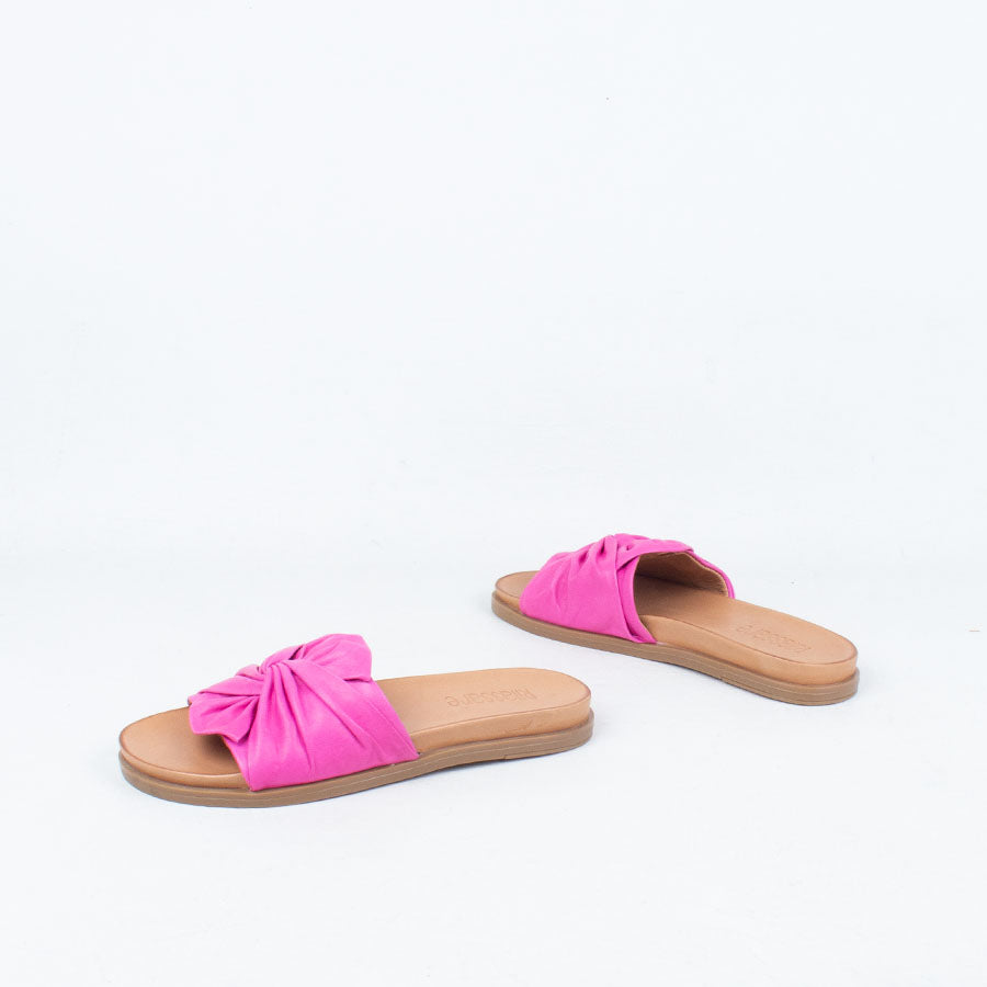 Women's pink slide with bow Women's pink slide with bow