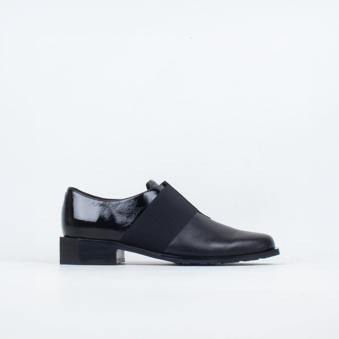 Raya Slip On Raya Slip On