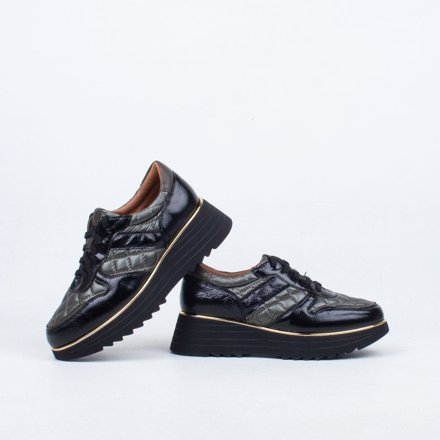 Helena Sneaker Helena Sneaker