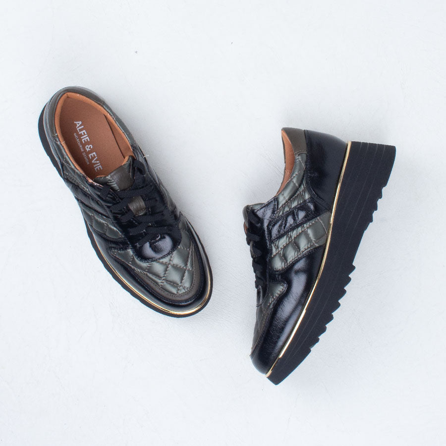 Helena Sneaker Helena Sneaker