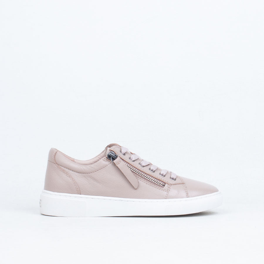 Guess Sneaker Guess Sneaker