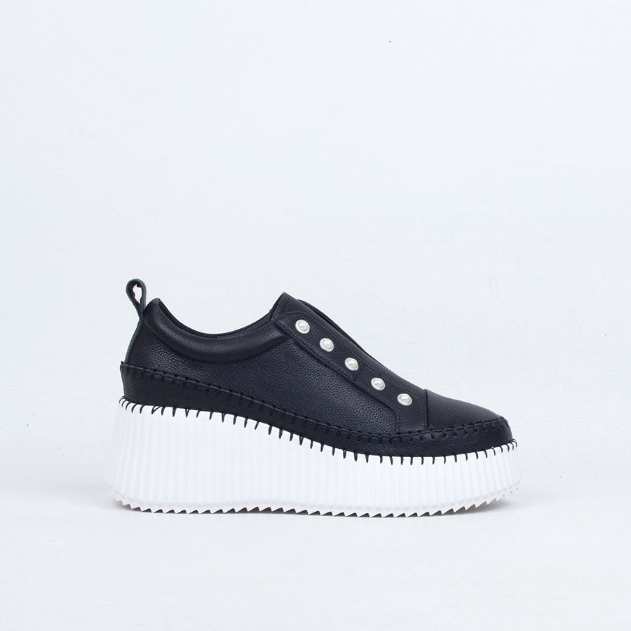 Pearlzie Boost Sneaker Pearlzie Boost Sneaker