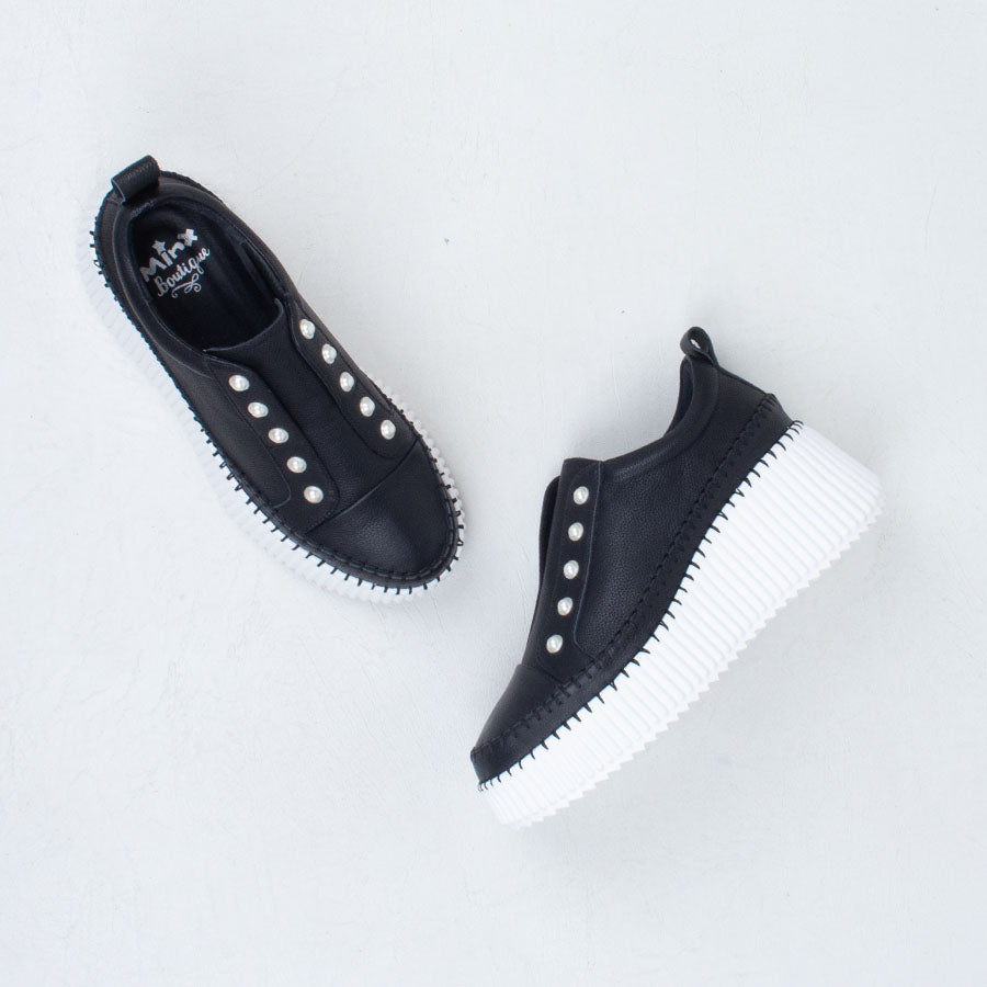 Pearlzie Boost Sneaker Pearlzie Boost Sneaker