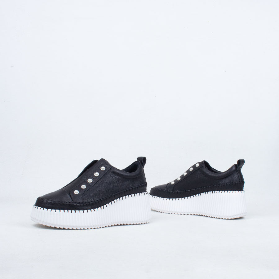 Pearlzie Boost Sneaker Pearlzie Boost Sneaker