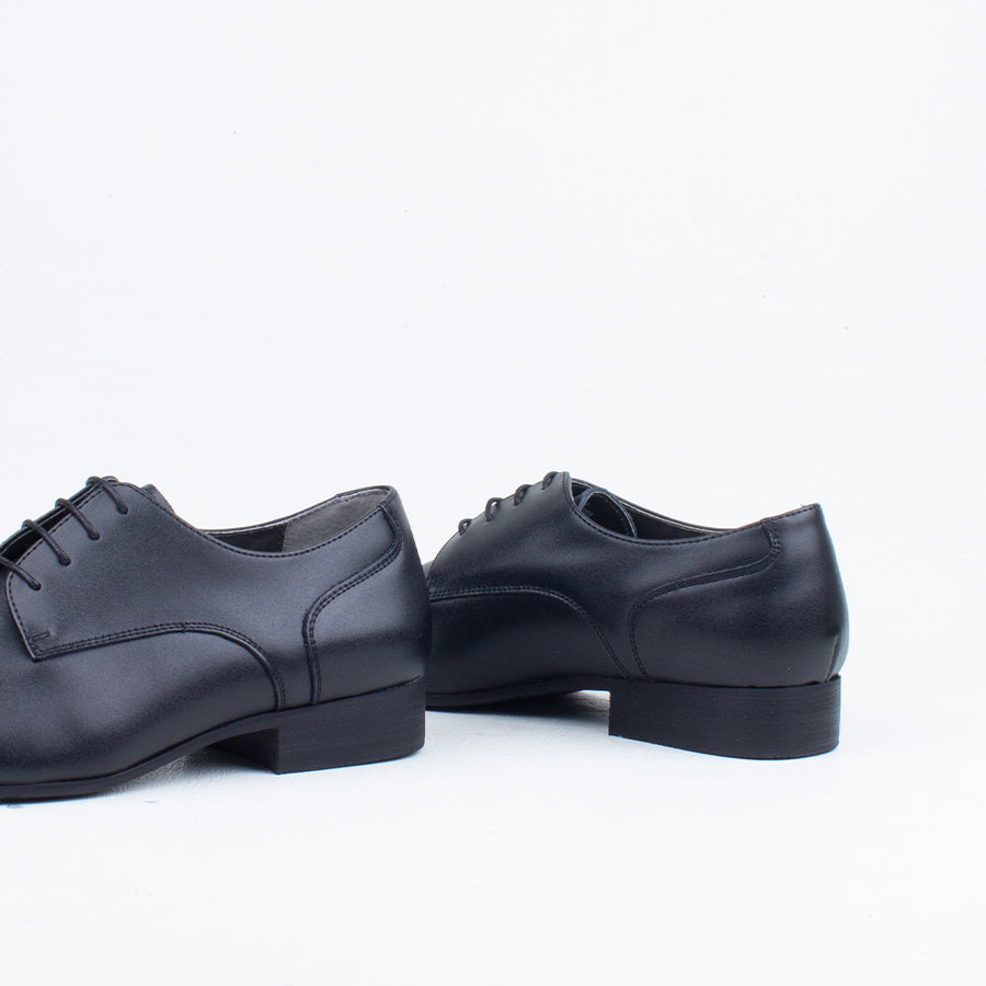 Grand Lace Up Grand Lace Up