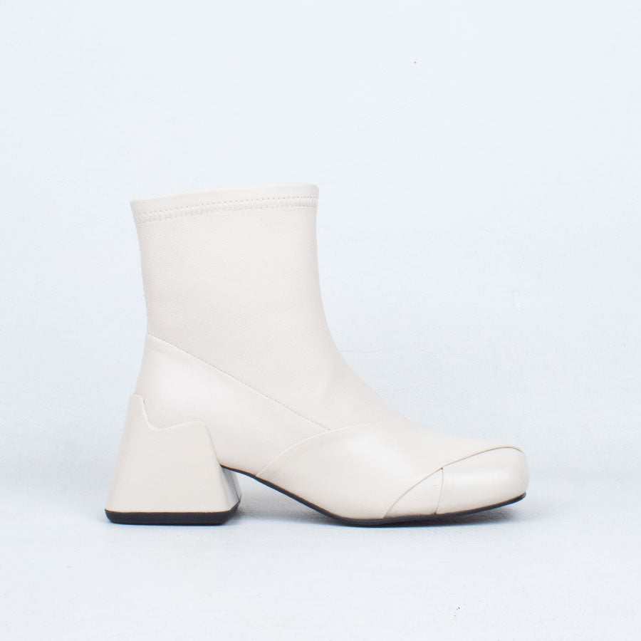 Aleno Boot