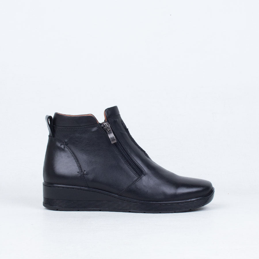 Regis Boot