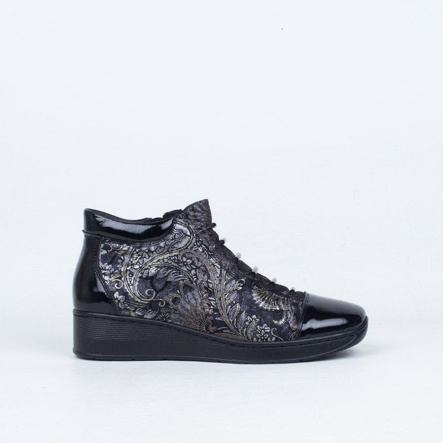 Myrage Ankle Boot