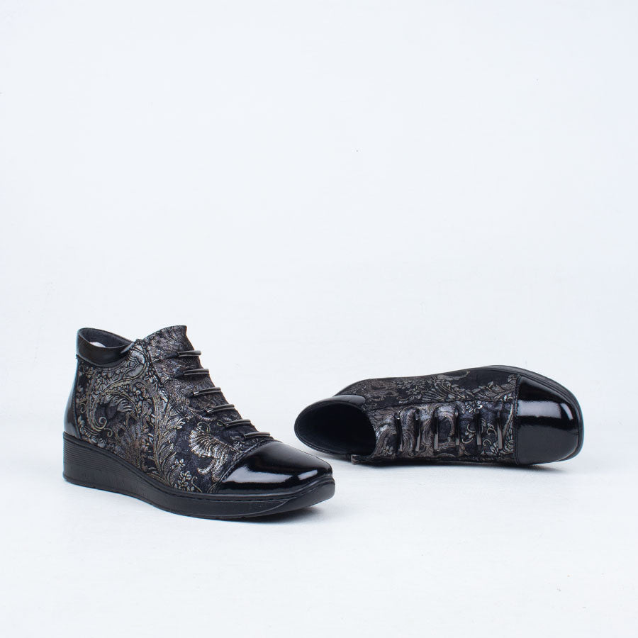 Myrage Ankle Boot