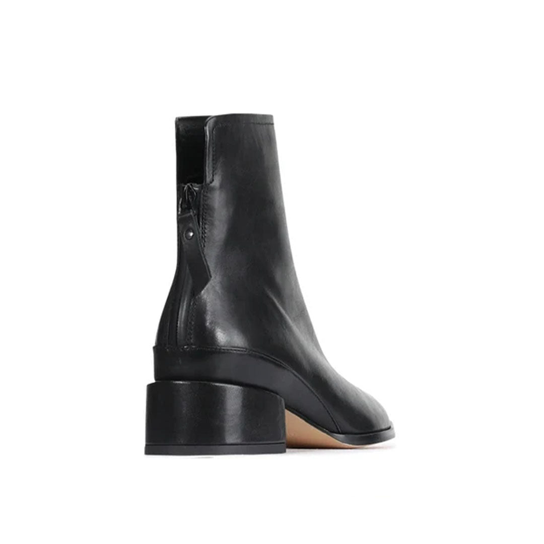 Cast Boot