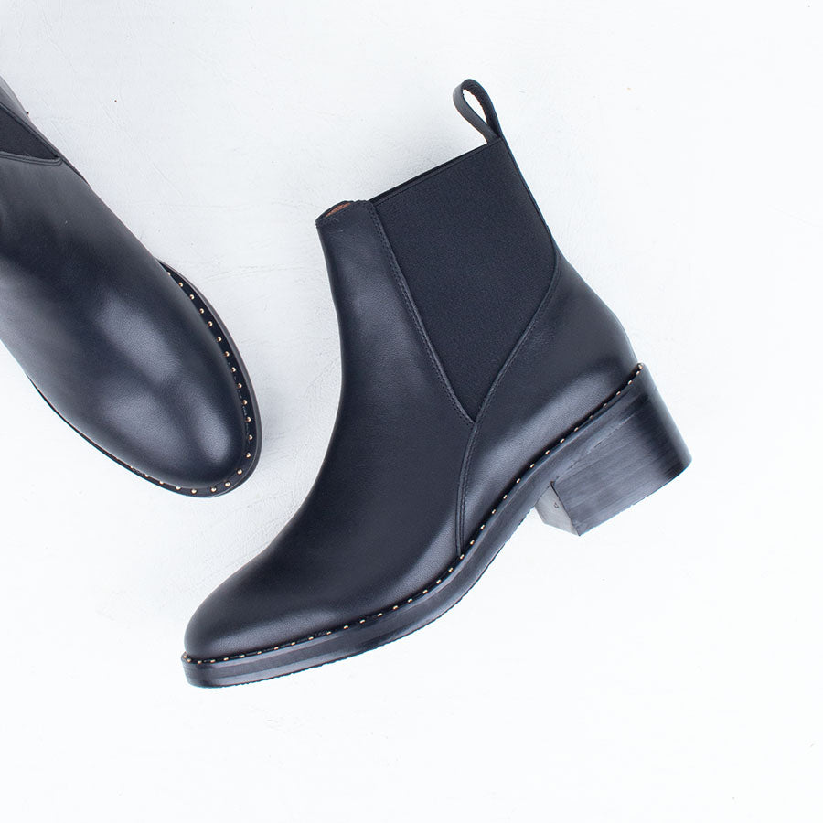 Perron Boot