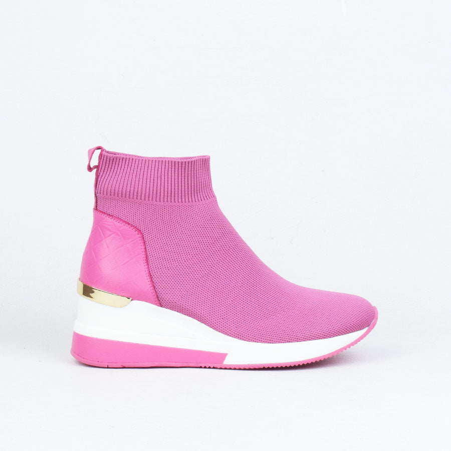 Lucky Sneaker Boot