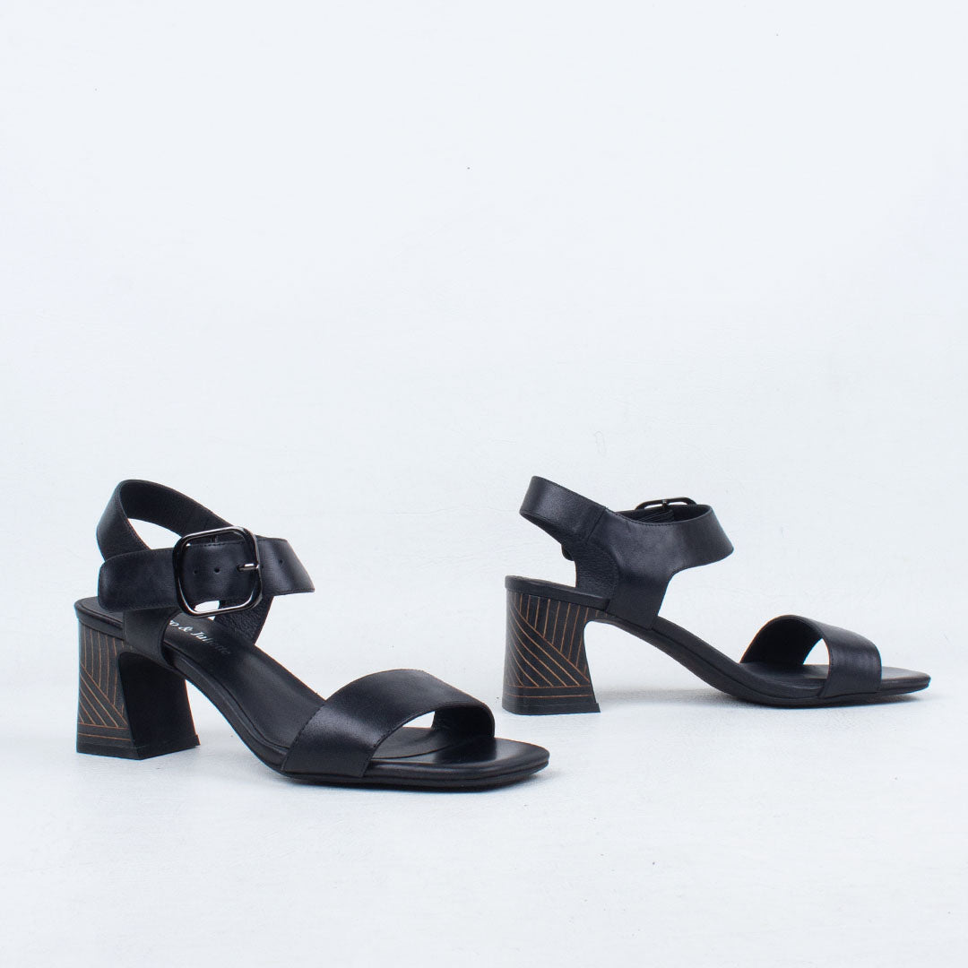 Kiria Heeled Sandal