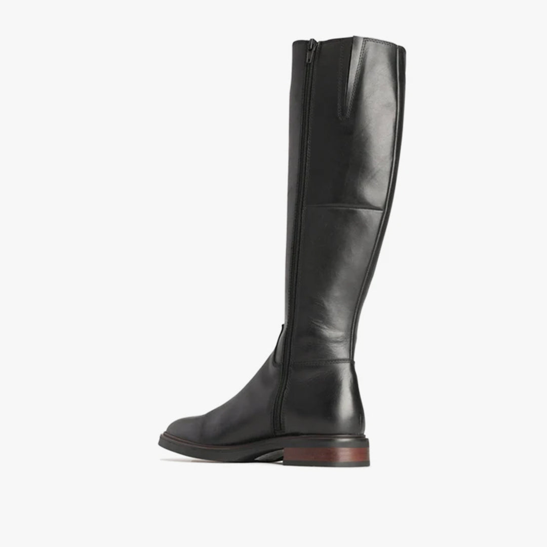 Blanche Knee Boot