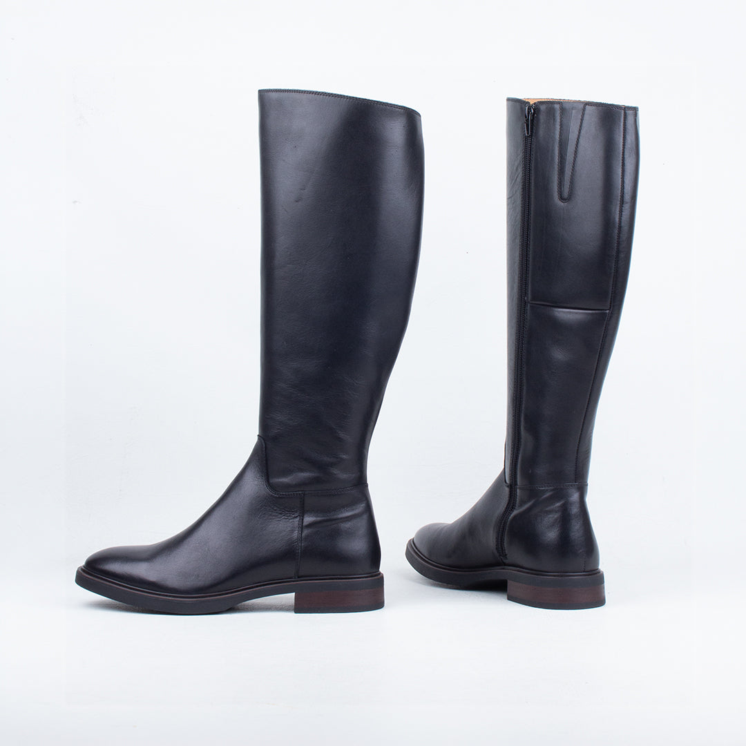 Blanche Knee Boot