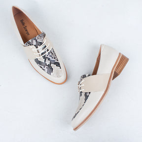 Refute Lace Up