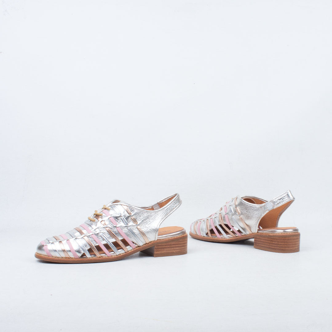 Alien Lace Up