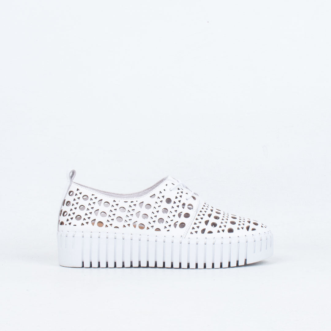 Belarus Lace Up