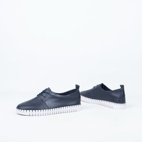 Huston Lace Up