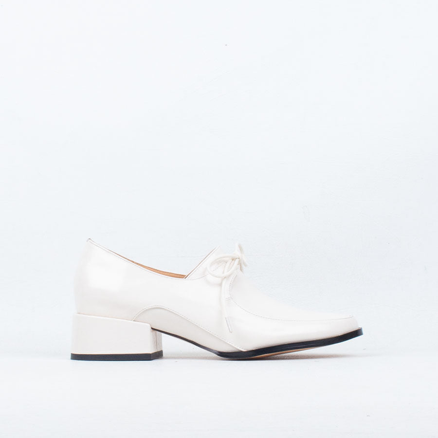 Casi Lace Up
