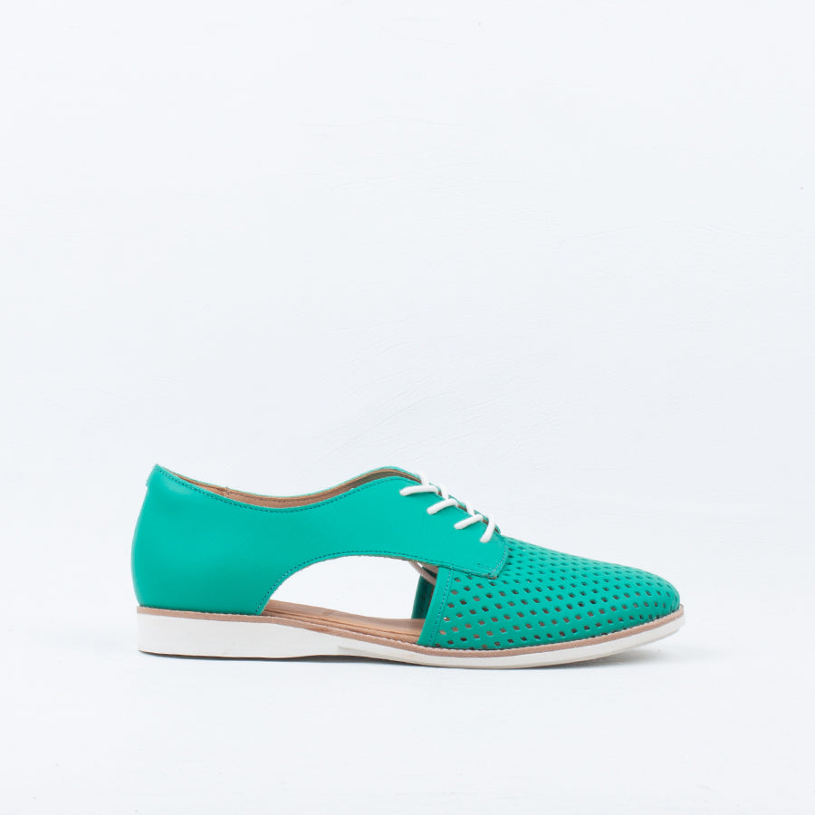 Derby Sidecut Lace Up