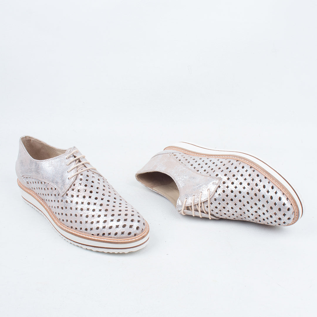 Loyer Lace Up