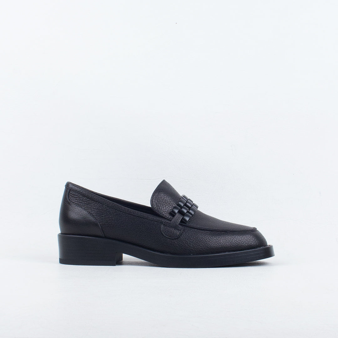 Privot Loafer