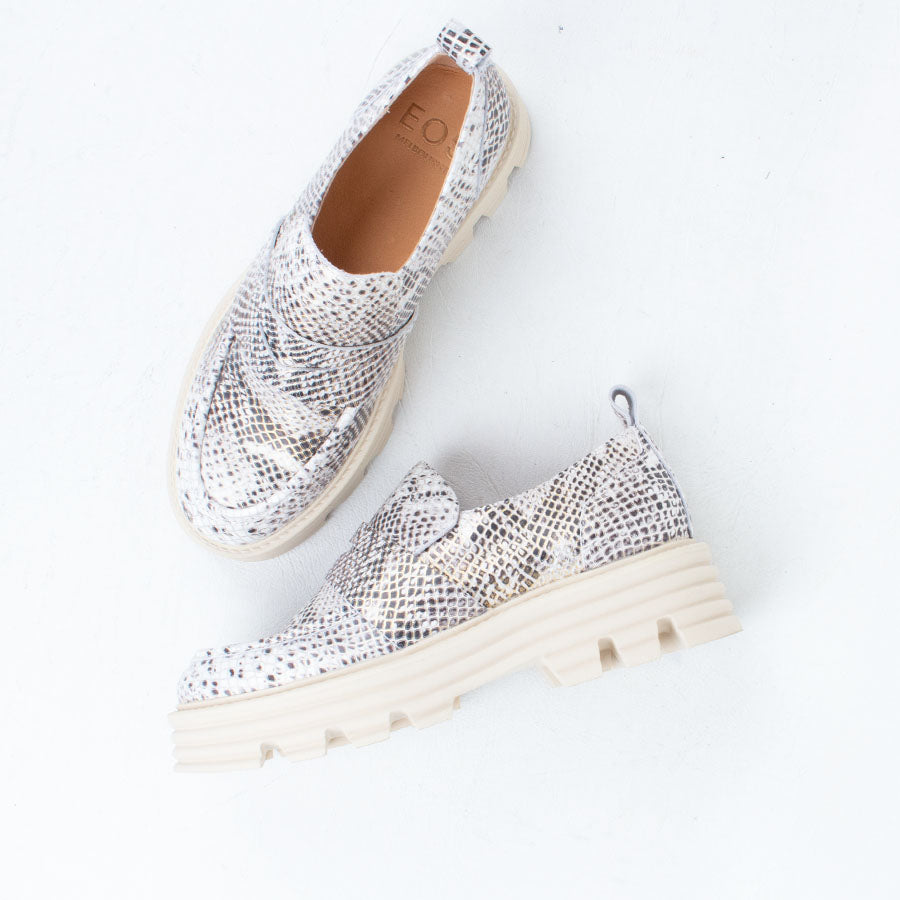 Jania Loafer