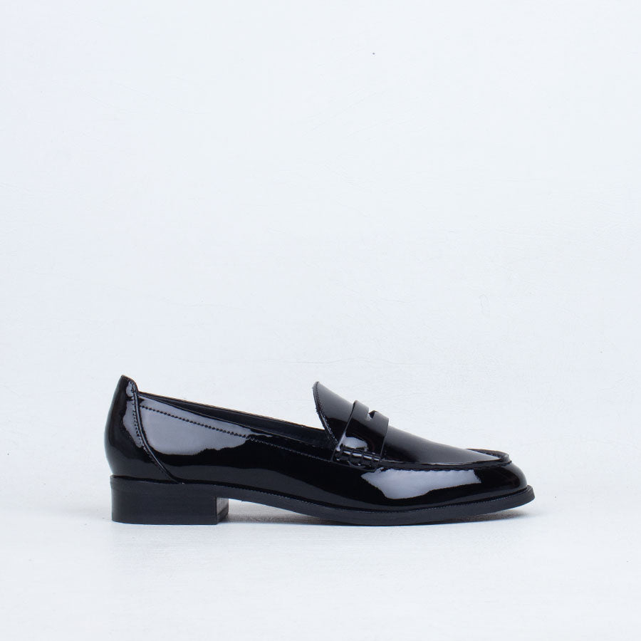 Lucia Loafer