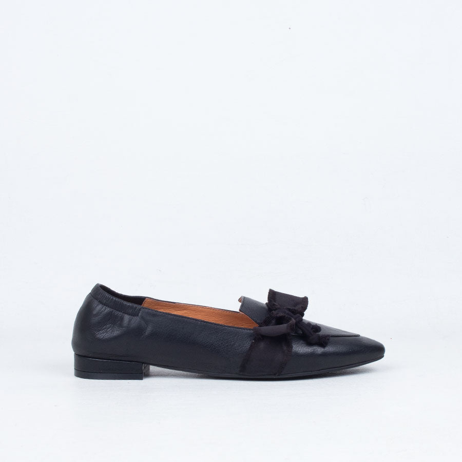 Pinot Loafer