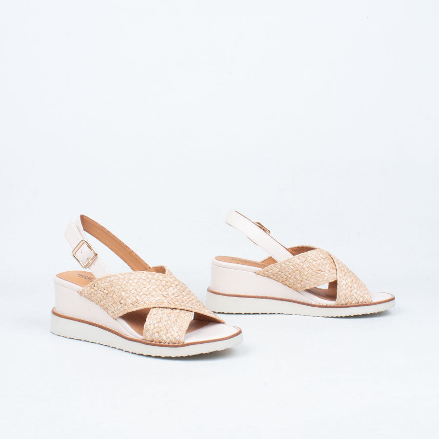 Shayna Sandal