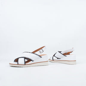 Shayna Sandal