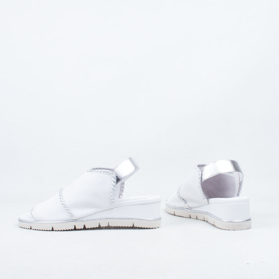 Sigma Sandal
