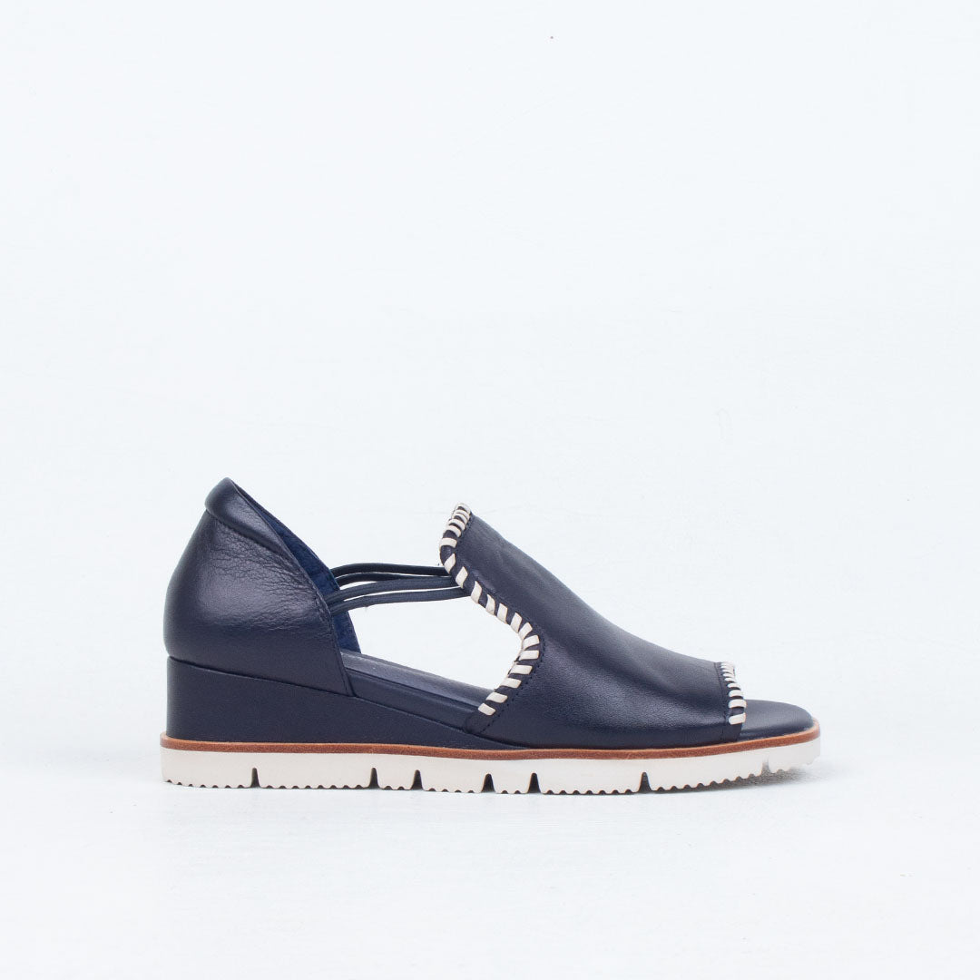 Spesh Sandal