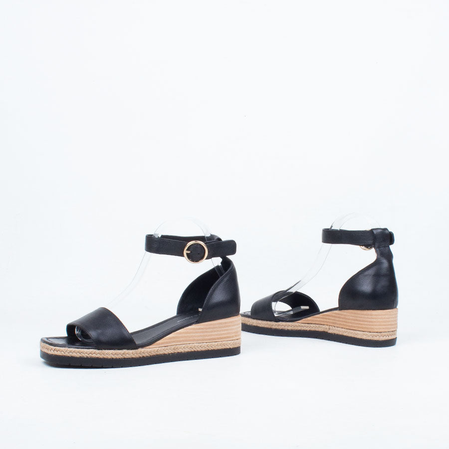 Idola Wedge Sandal