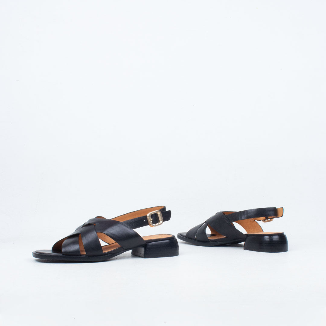 Ikari Sandal