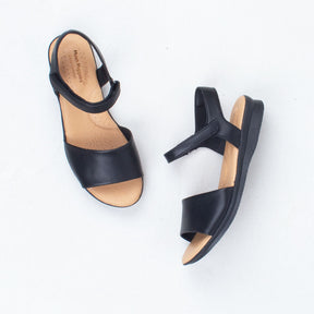 Nigella Sandal