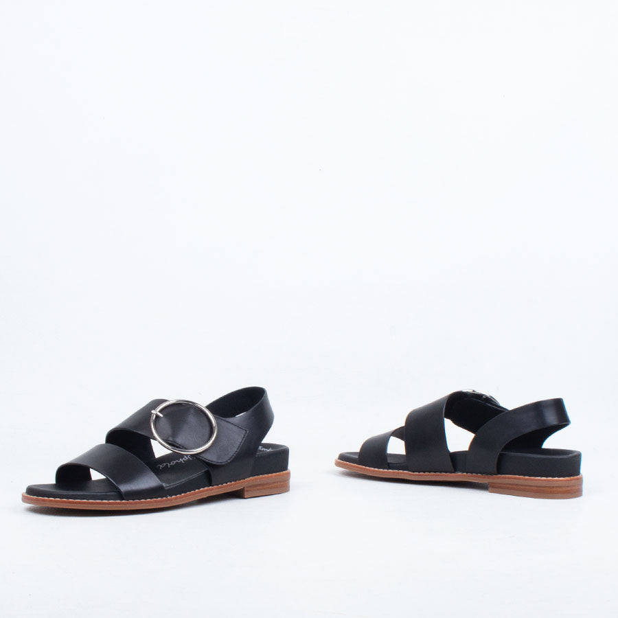 Willa Sandal