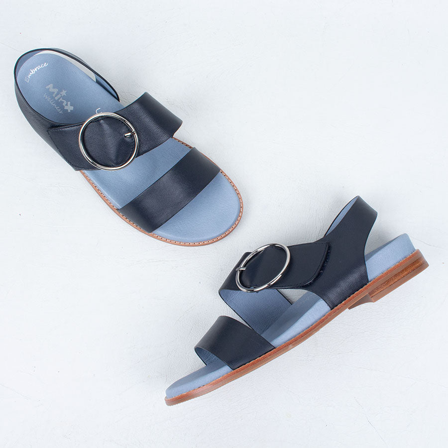 Willa Sandal