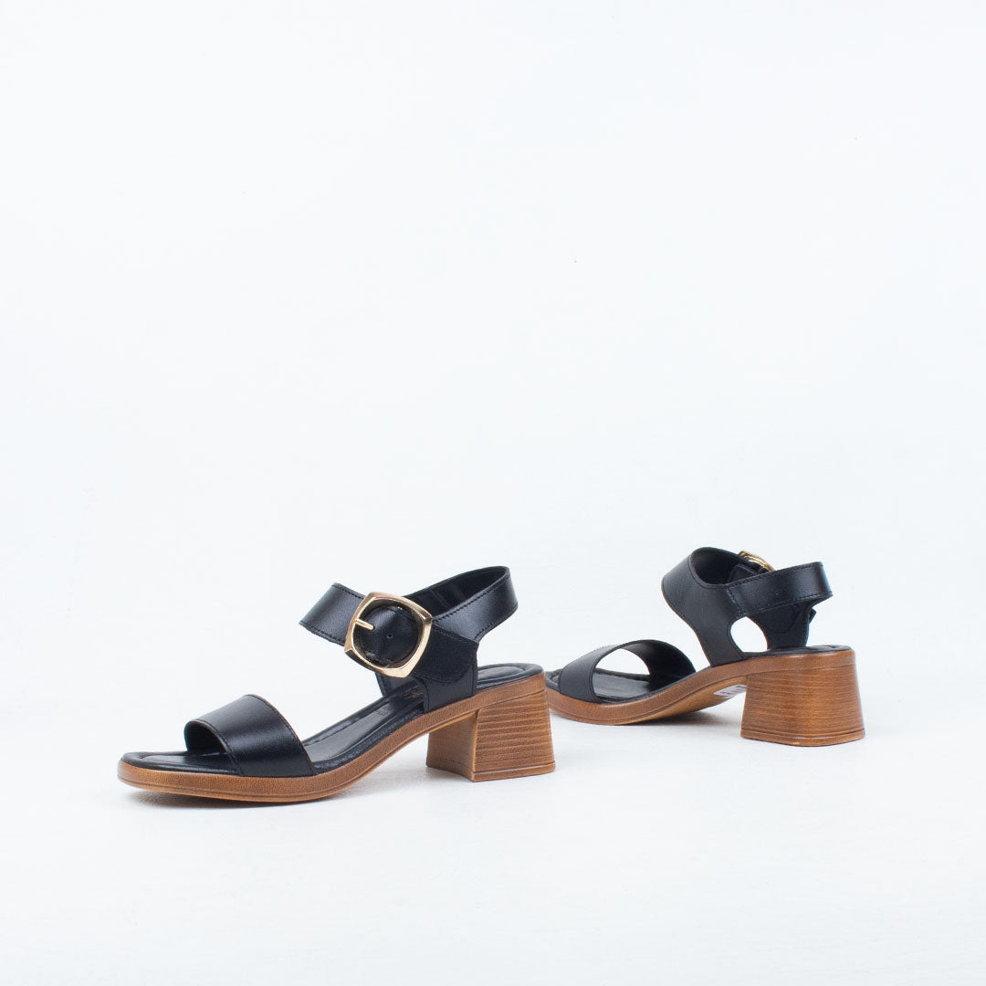 Ariana Heeled Sandal