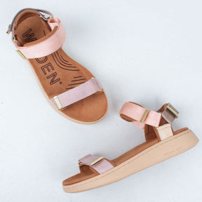 Line Sandal