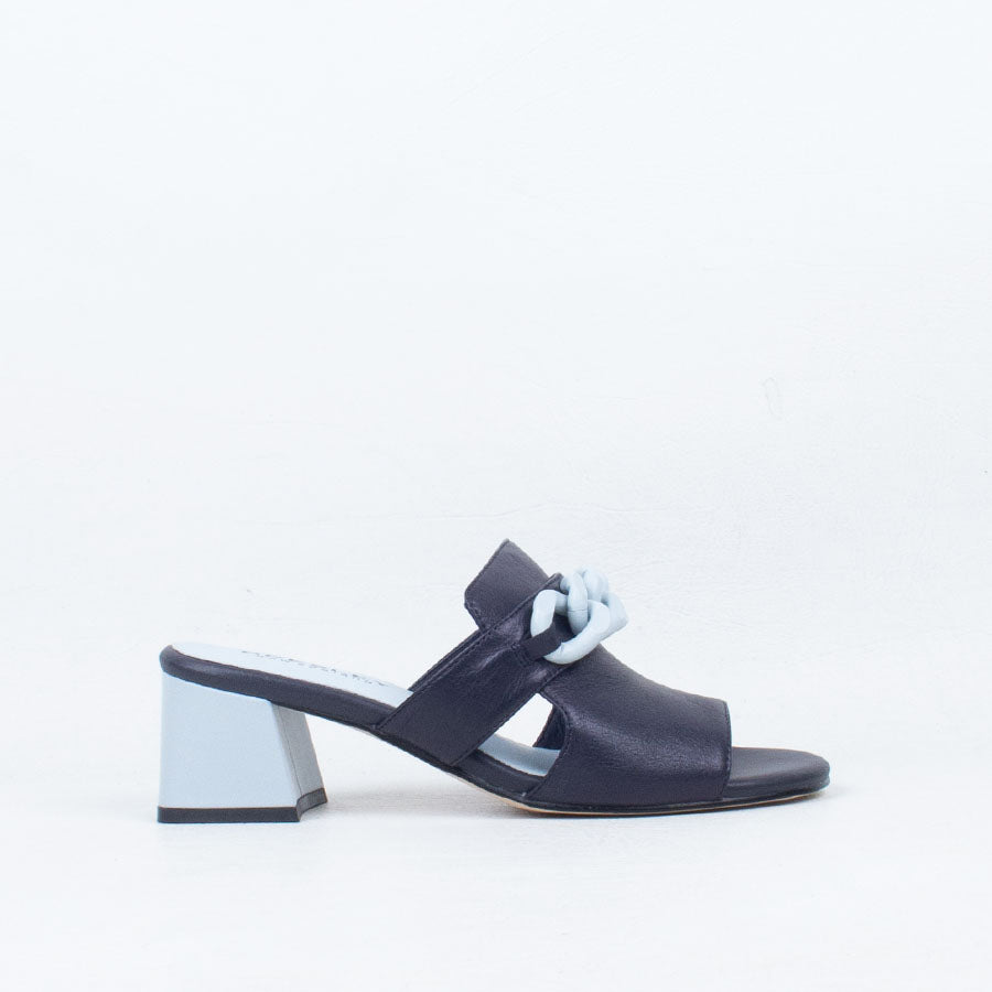 Adder Heeled Slide