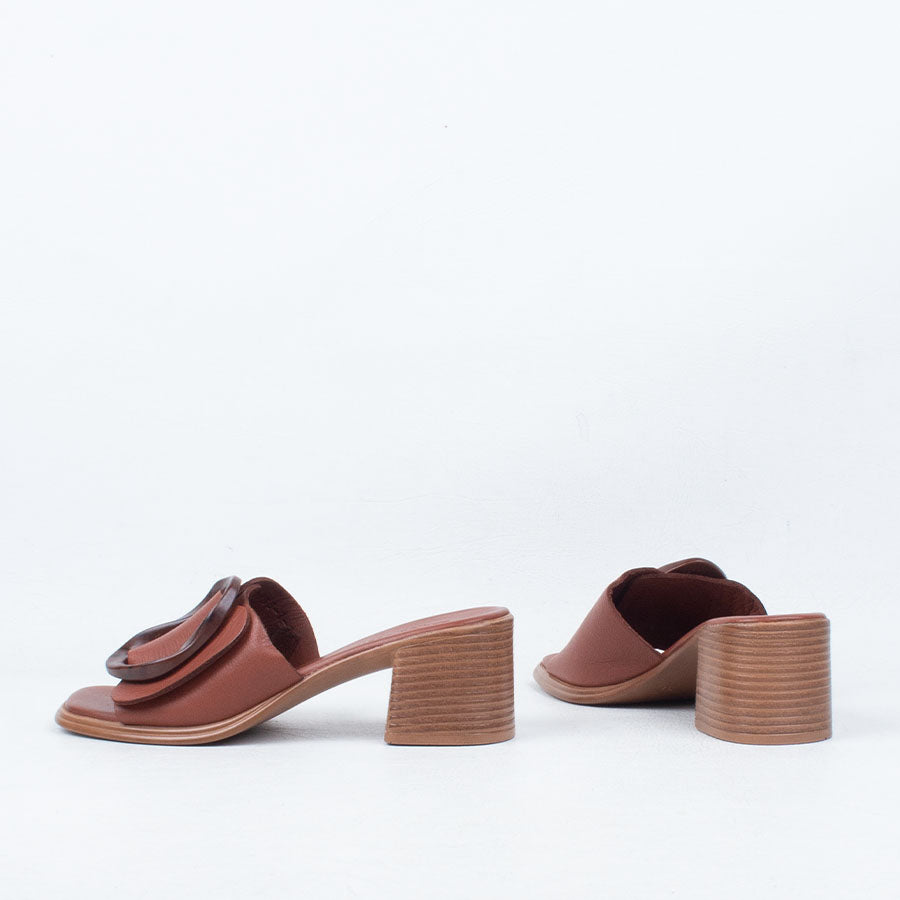 Panton Heeled Slide