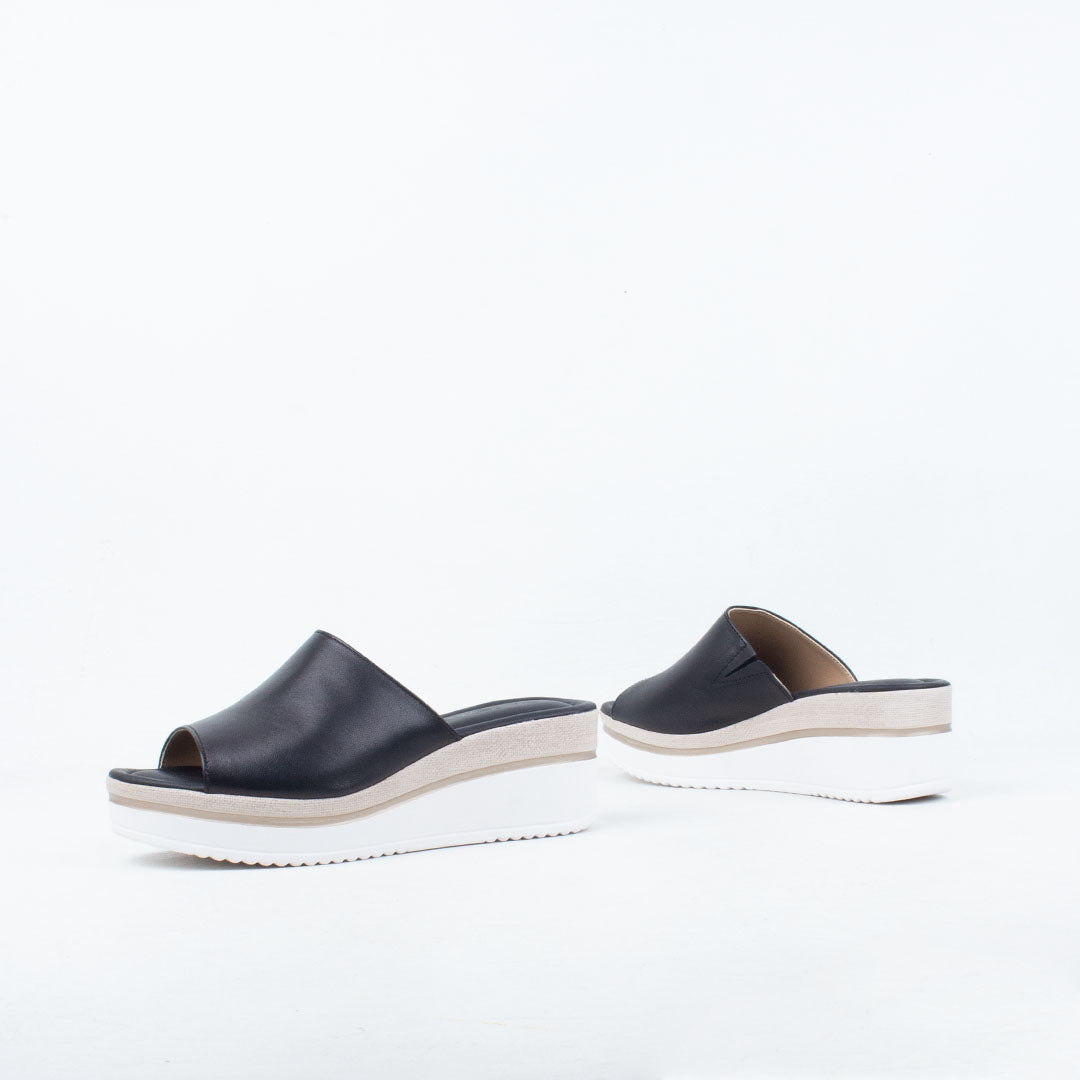 Lula Wedge Slide