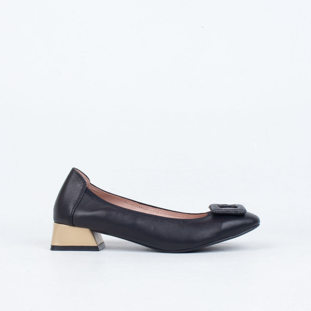 Dame Slip On