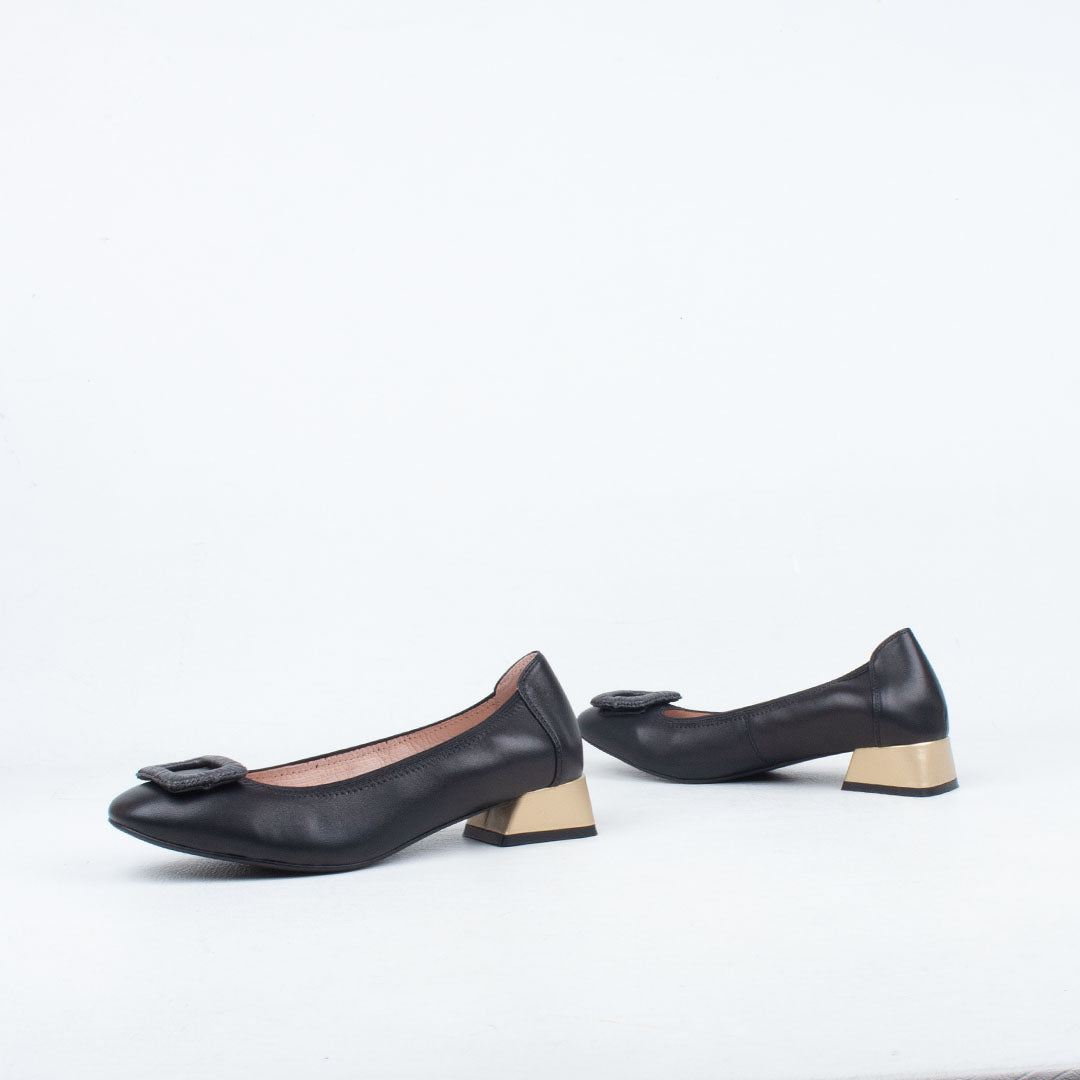 Dame Slip On